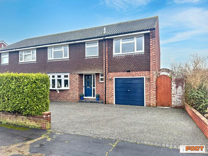 4 Bedroom Semi Detached House For Sale In Saltmarsh Lane, Hayling Island, PO11