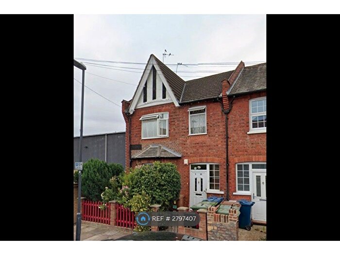 2 Bedroom Maisonette To Rent In Rosslyn Crescent, Harrow, HA1