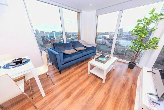 2 Bedroom Flat To Rent In The Gateway, Trafford Road, Salford, M5