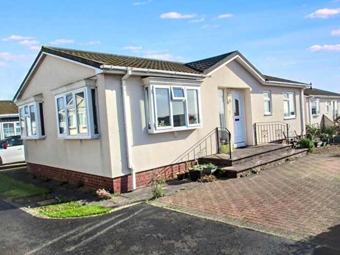 2 Bedroom Park Home For Sale In Greenfield Park, Kirkpatrick Fleming, , Dumfries And Galloway, DG11
