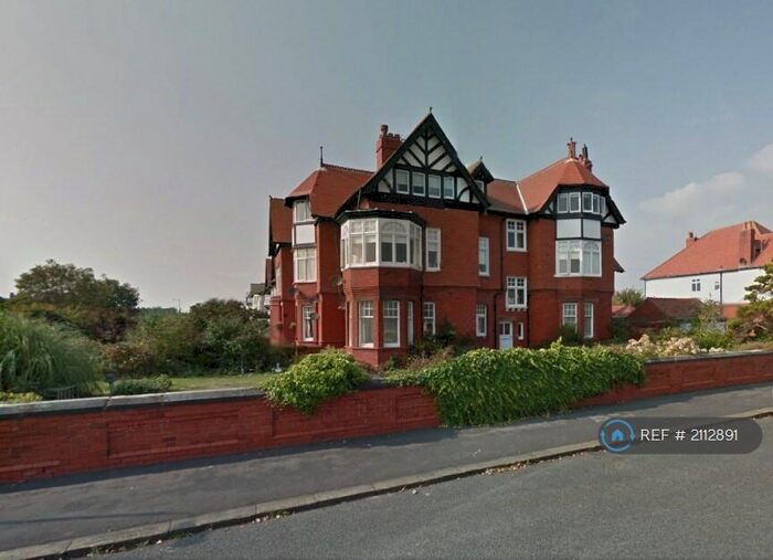 3 Bedroom Flat To Rent In Clifton Drive South, St Annes, FY8