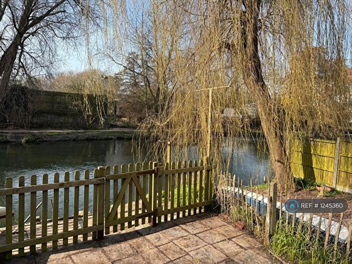 3 Bedroom Terraced House To Rent In Elgar Road, Reading, RG2