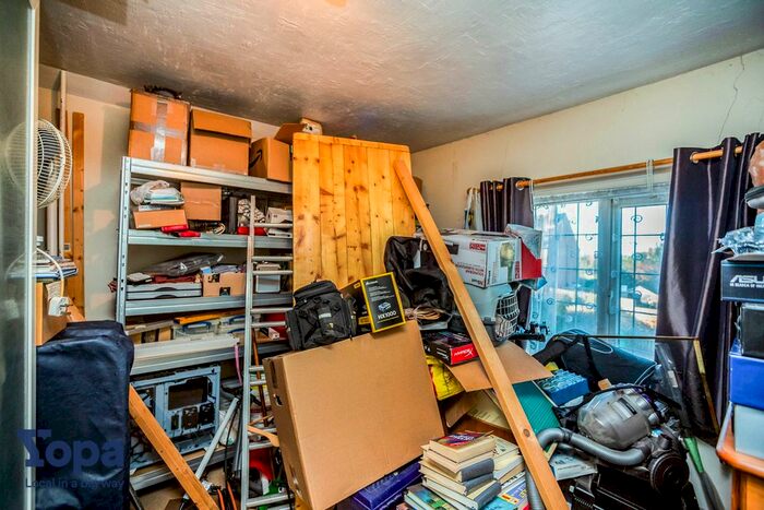 2 Bedroom Cottage For Sale In Warmlake Business Estate, Maidstone Road, Sutton Valence, Maidstone, ME17