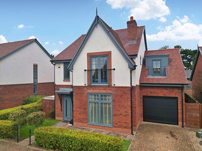 4 Bedroom Detached House For Sale In Phoenix Court, Parkgate, Cheshire, CH64