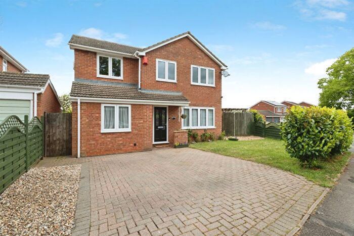 4 Bedroom Detached House For Sale In Hare Close, Buckingham, MK18