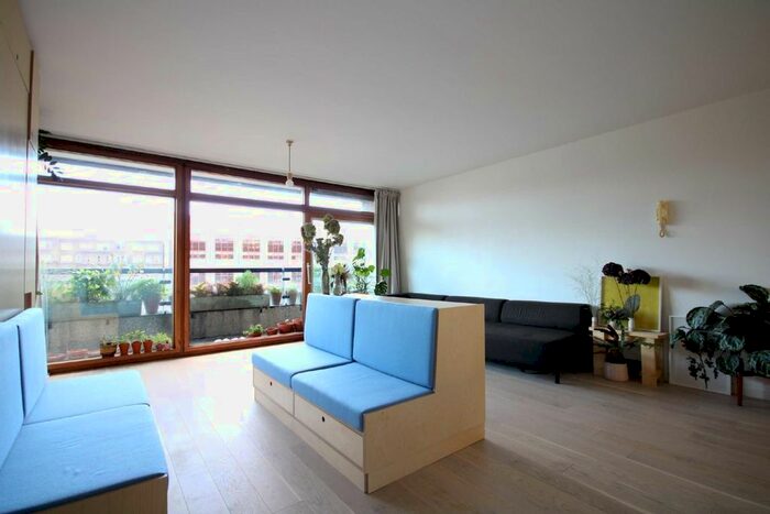 Studio To Rent In Barbican, London, EC2Y