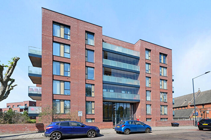 1 Bedroom Apartment For Sale In Knatchbull Road, London, NW10