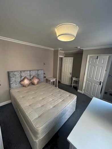 Detached House To Rent In Bowlalley Lane, Hull, HU1