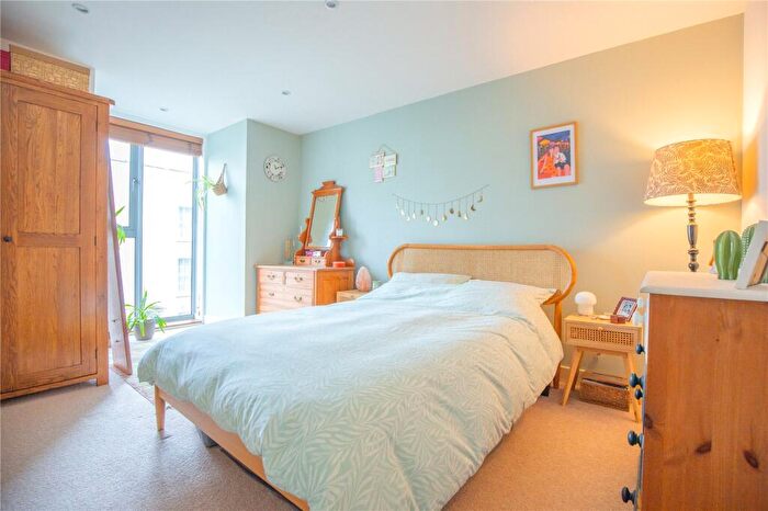 2 Bedroom Apartment For Sale In Armidale Place, Bristol, BS6