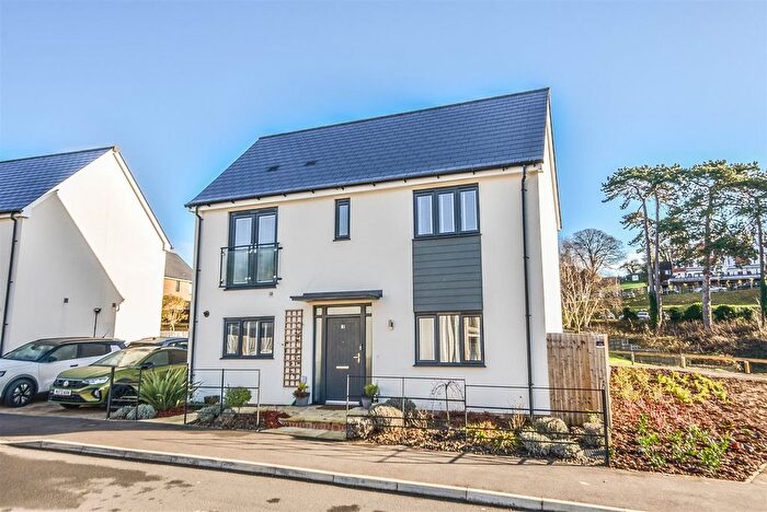 3 Bedroom Detached House For Sale In Lister Road, Dursley, GL11