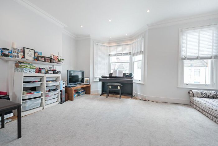 3 Bedroom Flat To Rent In Burns Road, London, NW10