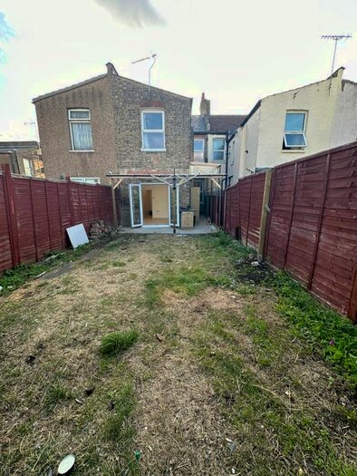 4 Bedroom Terraced House To Rent In Arnold Road, London, N15