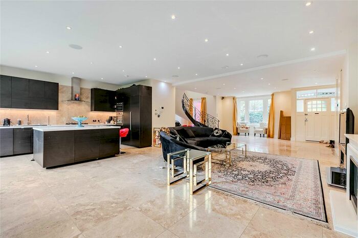 3 Bedroom Semi-Detached House To Rent In Sutton Lane South, Chiswick, London, W4