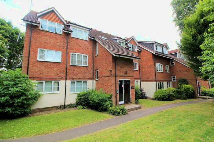 Flat To Rent In Napier Court, Flamstead End Road, Cheshunt, EN8