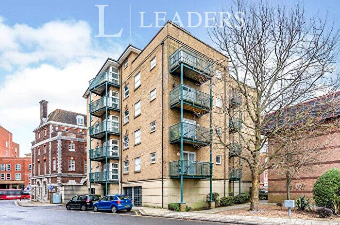 2 Bedroom Apartment For Sale In Neptune Way, Southampton, Hampshire, SO14