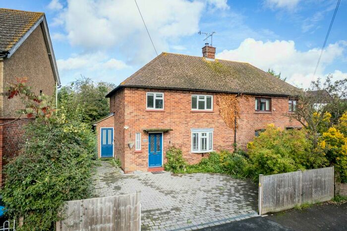 3 Bedroom Semi-Detached House For Sale In Lagham Road, South Godstone, RH9
