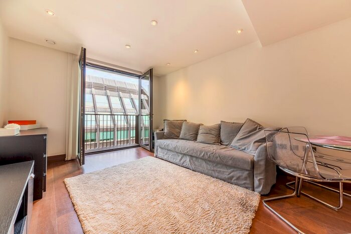 1 Bedroom Flat To Rent In St. Dunstans House, - Fetter Lane, London, EC4A