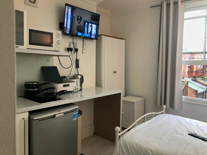 Studio To Rent In Petersburgh Place, Bayswater, London, W2