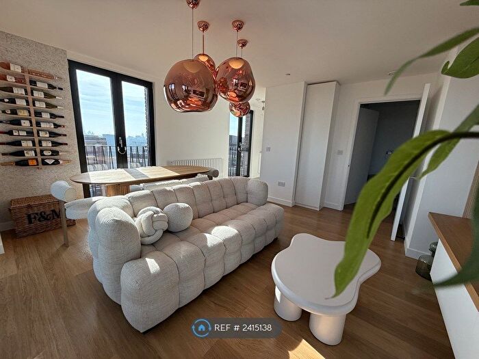 1 Bedroom Flat To Rent In Saxon Court, London, N1C