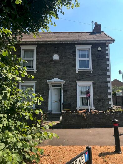 4 Bedroom Semi-Detached House To Rent In Downend Road, Fishponds, BS16