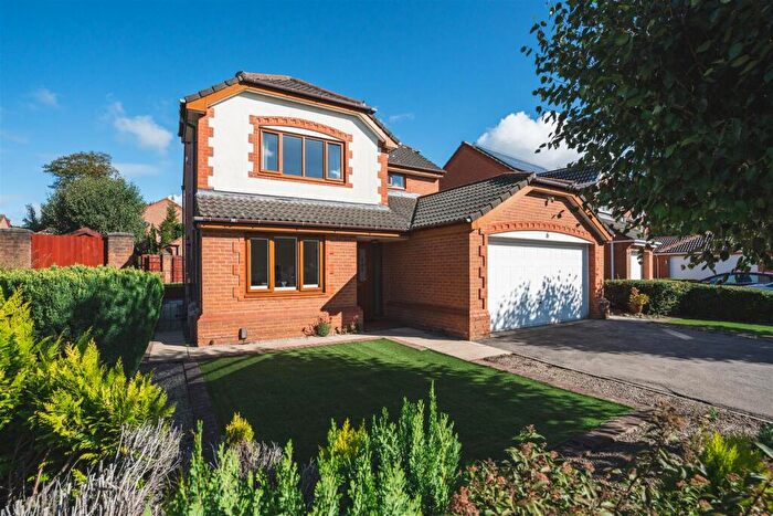 4 Bedroom Detached House For Sale In Woodlea Approach, Meanwood, LS6