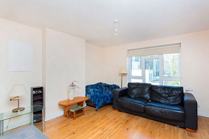 2 Bedroom Flat For Sale In Langdon Court, City Road, London, EC1V