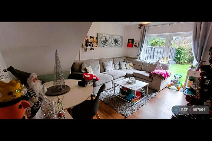 2 Bedroom Terraced House To Rent In Willow Tree Glade, Reading, RG31