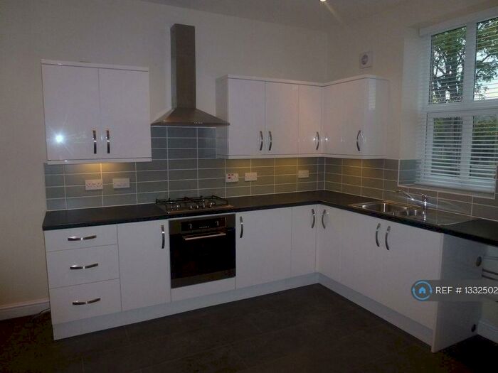 3 Bedroom Terraced House To Rent In Lambgates, Hadfield, Glossop, SK13