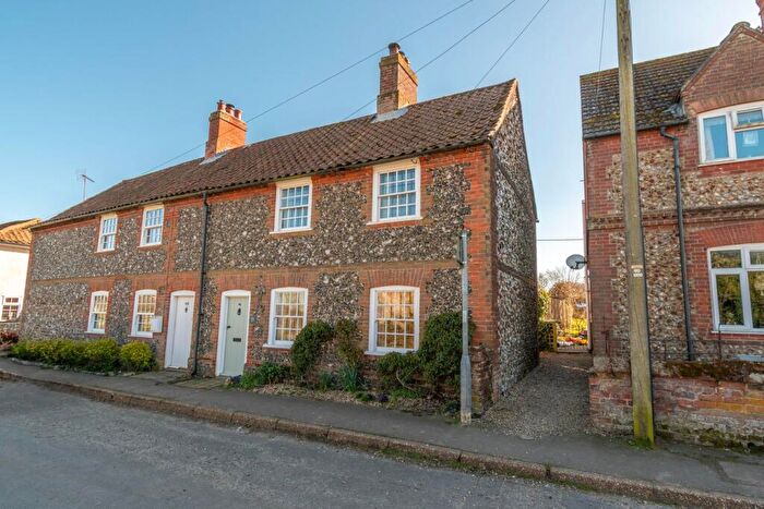 2 Bedroom Cottage For Sale In The Street, Helhoughton, NR21