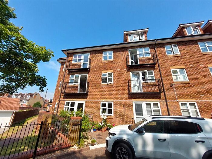 2 Bedroom Flat For Sale In Blythe Court, Prospect Road, Hythe, CT21