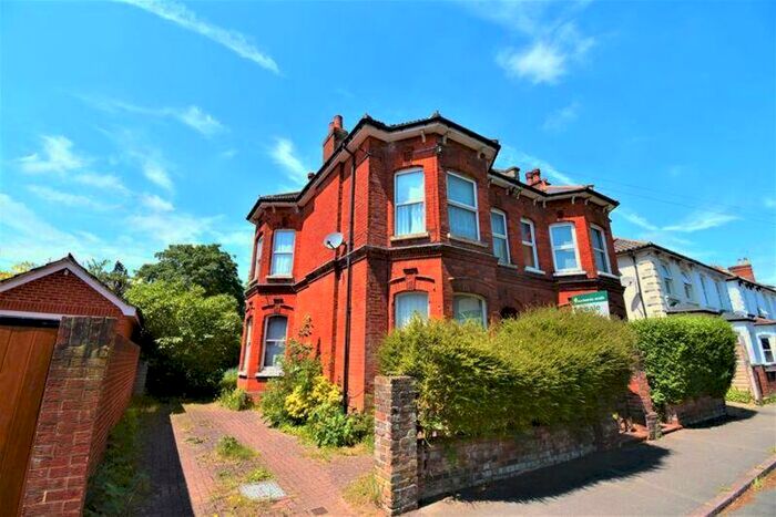 2 Bedroom Apartment To Rent In Cambridge Road, Aldershot, GU11