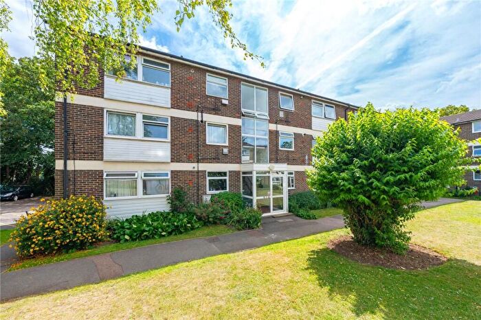 2 Bedroom Flat For Sale In Tonbridge Road, Maidstone, ME16
