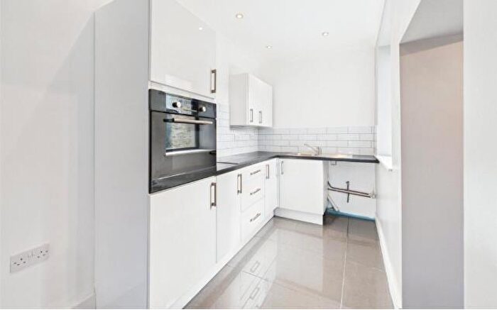 3 Bedroom End Of Terrace House To Rent In Swan Street, Llantrisant, CF72