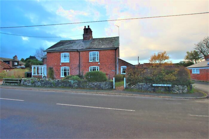 2 Bedroom Cottage For Sale In Castle Acre Road, Great Massingham, PE32