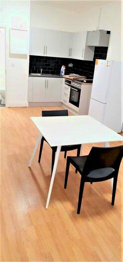 1 Bedroom Flat To Rent In Burnside Rd, Chadwell Heath RM8