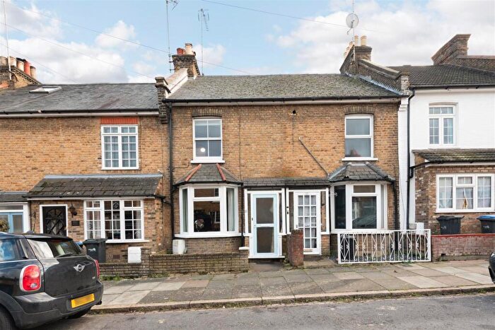 2 Bedroom Terraced House For Sale In Hillside Grove, London, N14