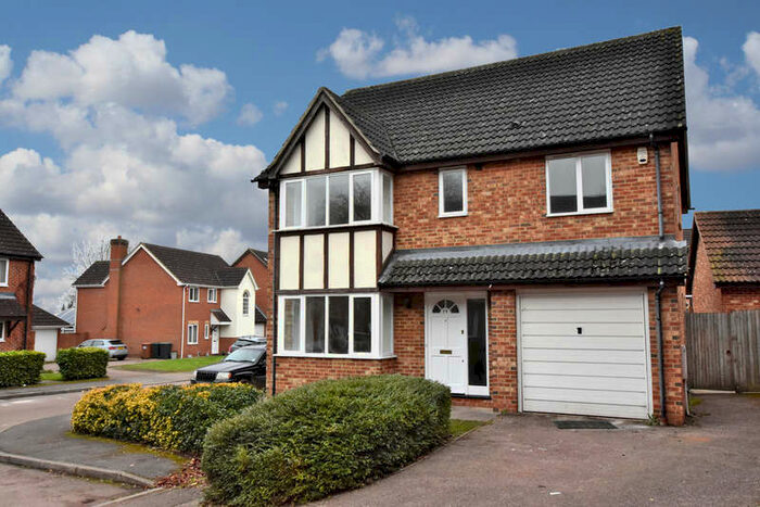 4 Bedroom Detached House To Rent In Harlech Road, Abbots Langley, WD5