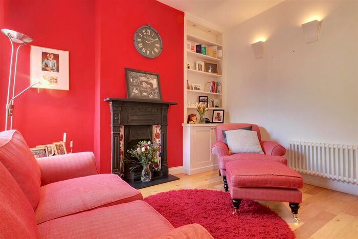 2 Bedroom Flat To Rent In Putney Bridge Road, London, SW15