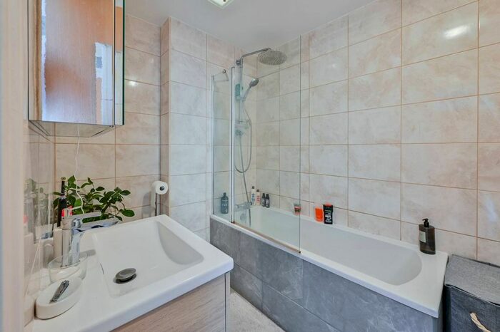 1 Bedroom Flat To Rent In St John Street., Clerkenwell, London, EC1R