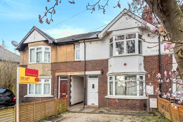 2 Bedroom Flat To Rent In Cricket Road, East Oxford, OX4