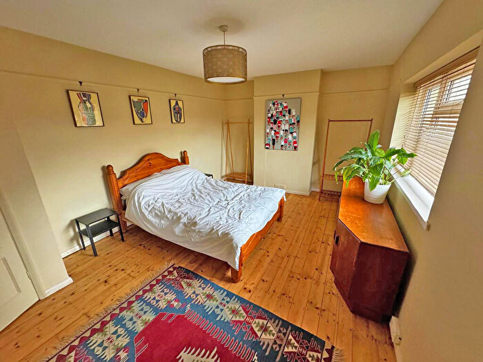 2 Bedroom End Of Terrace House For Sale In Williams Road, Shoreham-by-Sea, BN43