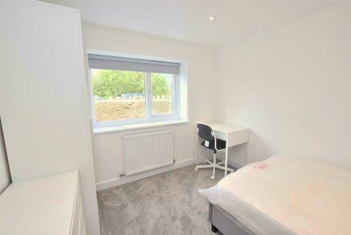 1 Bedroom Detached House To Rent In Large Double Room, Whiteway Road, Bath, BA2