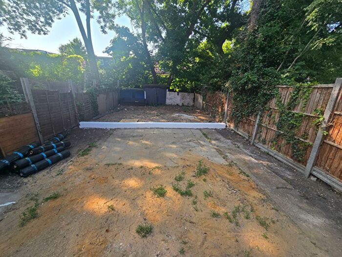 Studio To Rent In Brentmead Place, North Circular Road, Brent Cross, London, NW11