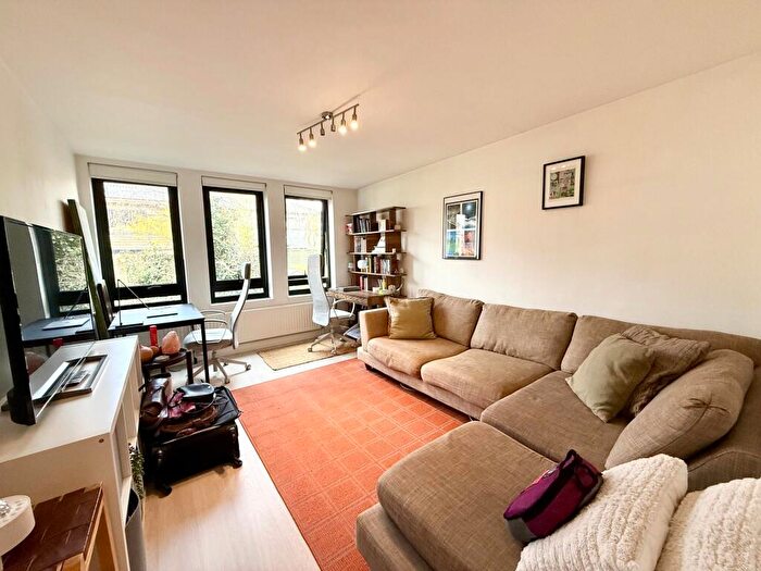 1 Bedroom Apartment To Rent In Belsize Avenue, London, NW3