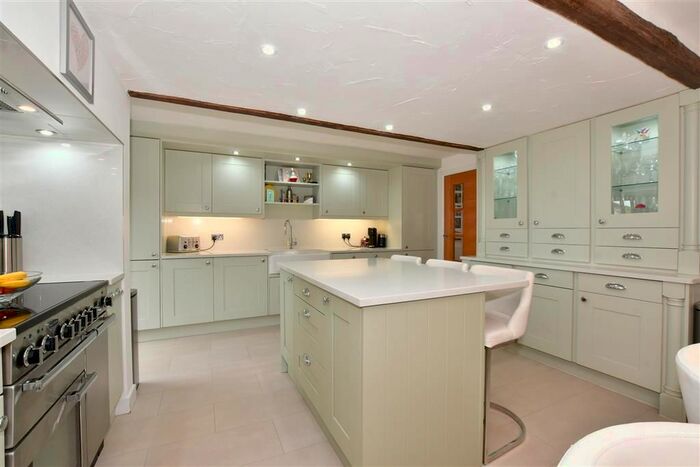 3 Bedroom Barn Conversion For Sale In Taylors Lane, Higham, Rochester, Kent, ME3