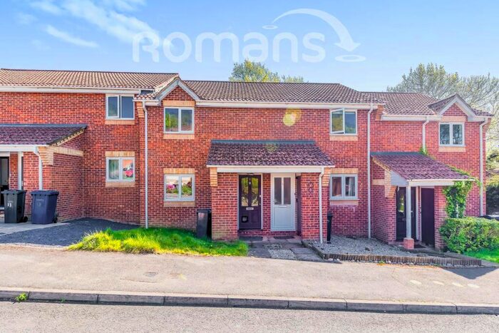 Maisonette To Rent In Carters Walk, Farnham, GU9