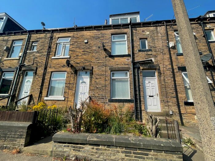 3 Bedroom Terraced House To Rent In Longford Terrace, Bradford, BD7