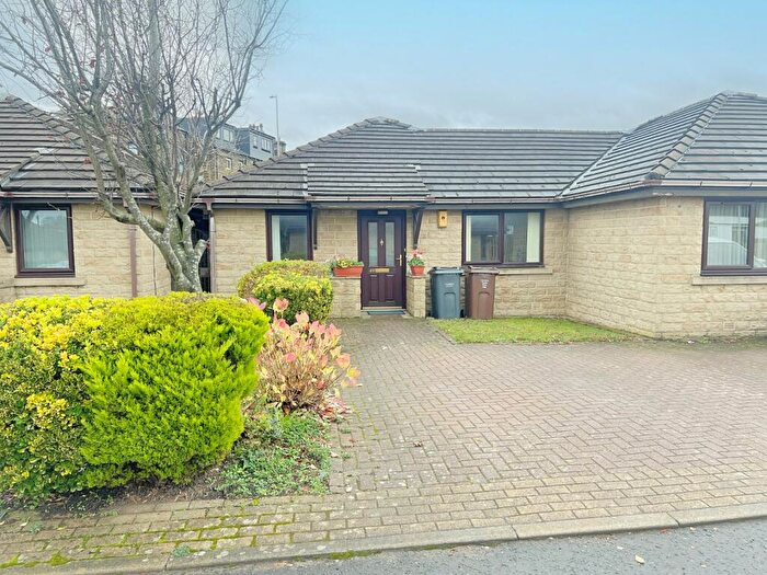 2 Bedroom Bungalow For Sale In Thornbridge Mews, Eccleshill, Bradford, BD2