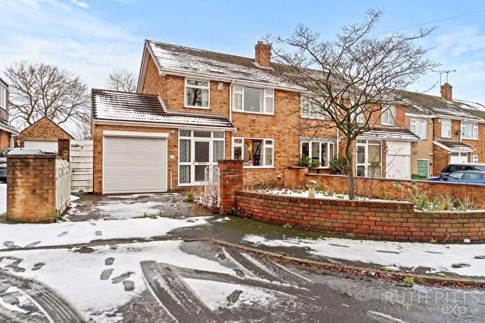 3 Bedroom Semi-Detached House For Sale In Beech Close, South Kirkby, WF9