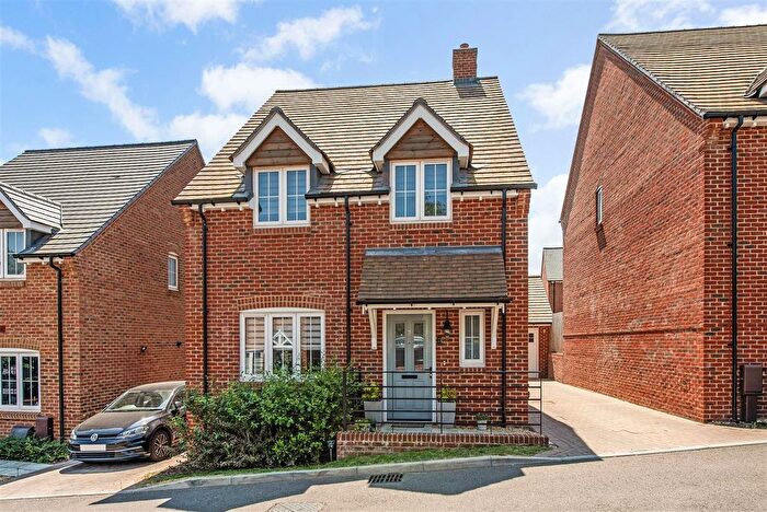 4 Bedroom Detached House For Sale In Alder Grove, Lovedean, PO8